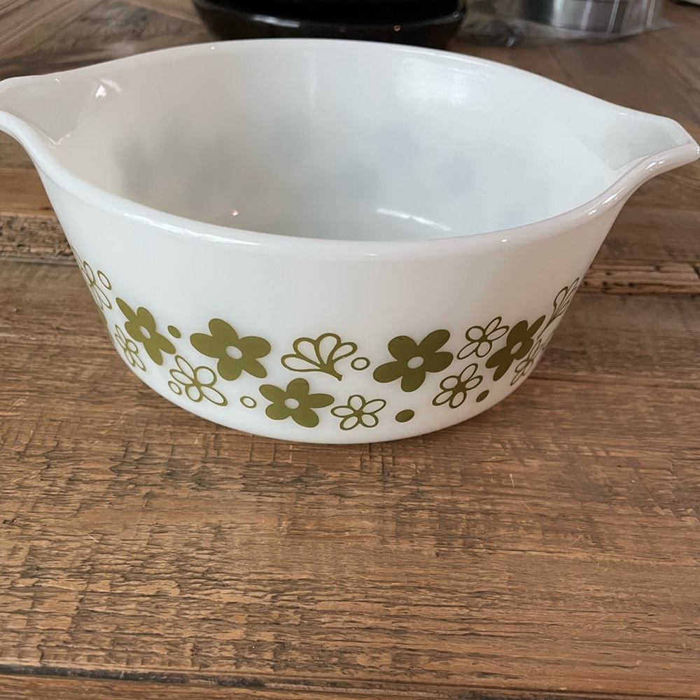 PYREX Green Floral Patterned Bowl Cinderella Pattern Excellent Condition